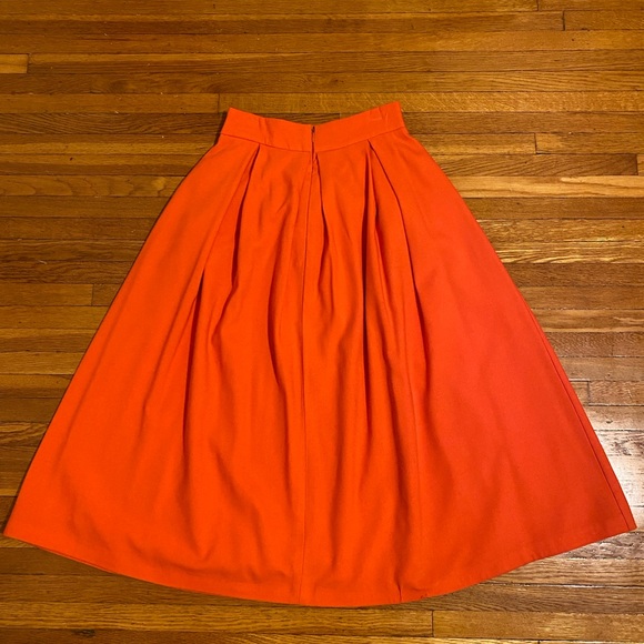 Must Have Orange Wool Pleated Midi Skirt with Pockets Size 34 or S - Picture 2 of 10